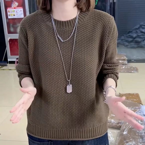 Casual knitted pullover for women with a textured surface and a loose fit Amarae