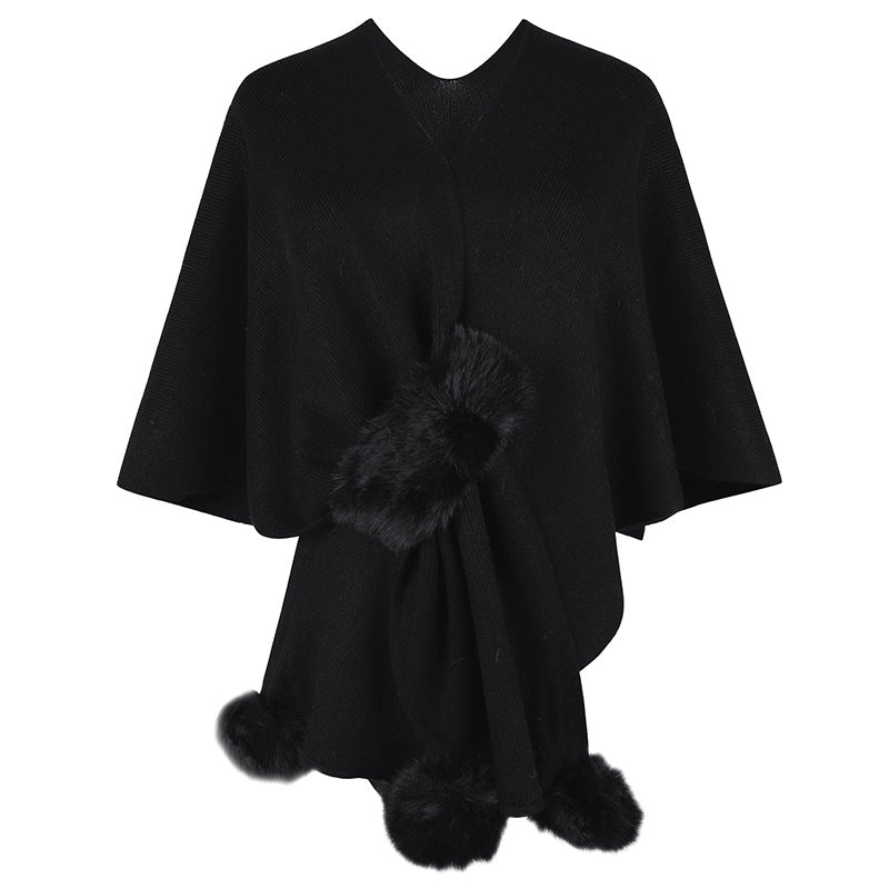 Elegant poncho for ladies with luxurious faux fur trim Lune London