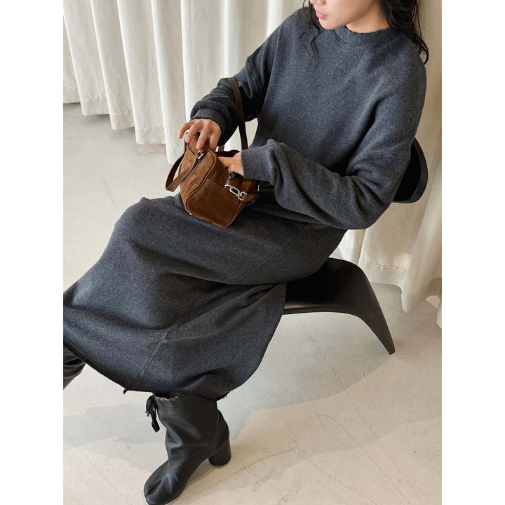 Women's Casual Midi Dress Made of Fine Knit with Round Neckline and Raw Hem
