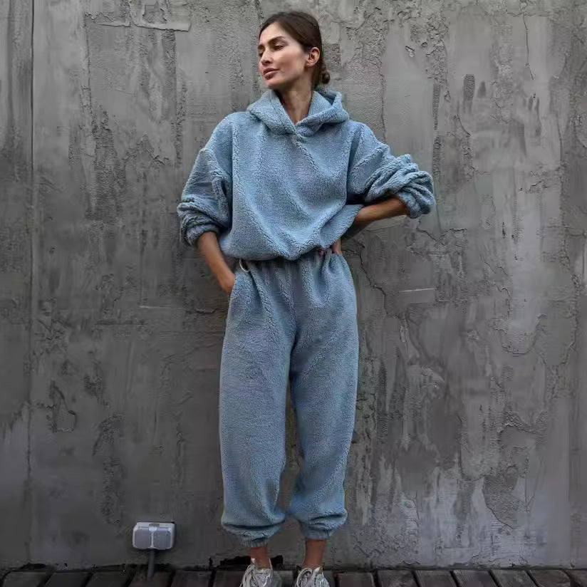 Ladies soft fleece set with hood and elastic waistband Lune London