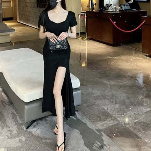 Women's form-fitting long dress with stylish gathering effect and high slit