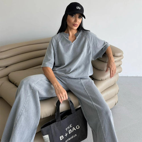 Oversized casual t-shirt for women with V-neck Amarae