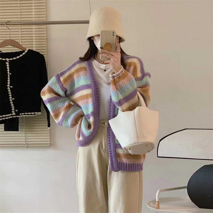 Cardigan en tricot décontracté pour femmes avec un motif de rayures colorées et des manches larges Chic & Stil