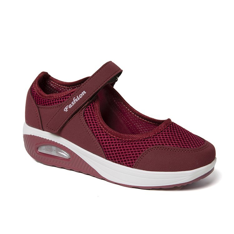 Comfortable Slip-On Sneakers for Women with Chic Breathable Mesh Structure and Style