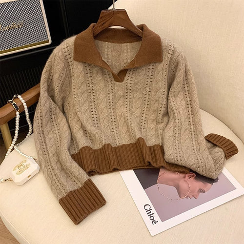 Stylish knitted sweater for women with a distinctive ribbed pattern and polo collar Amarae