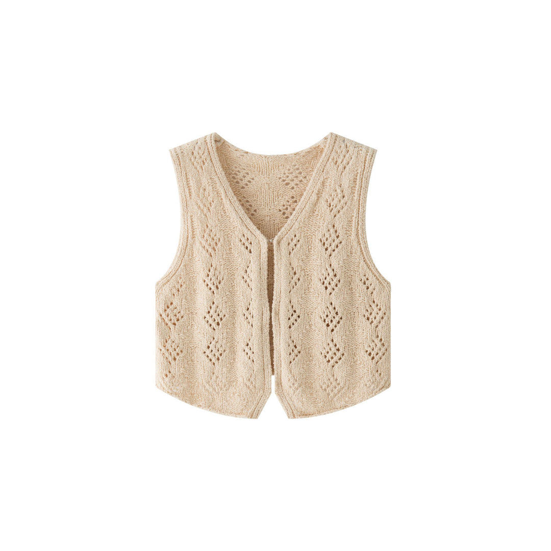 Ladies finely knitted short vest with V-neck, ajour pattern and hook closure Amarae