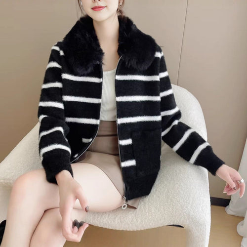 Cardigan confortable pour femmes avec col doublé doux Chic & Stil