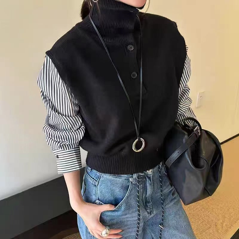 Pull élégant pour femmes avec col montant et détails de boutons Chic & Stil