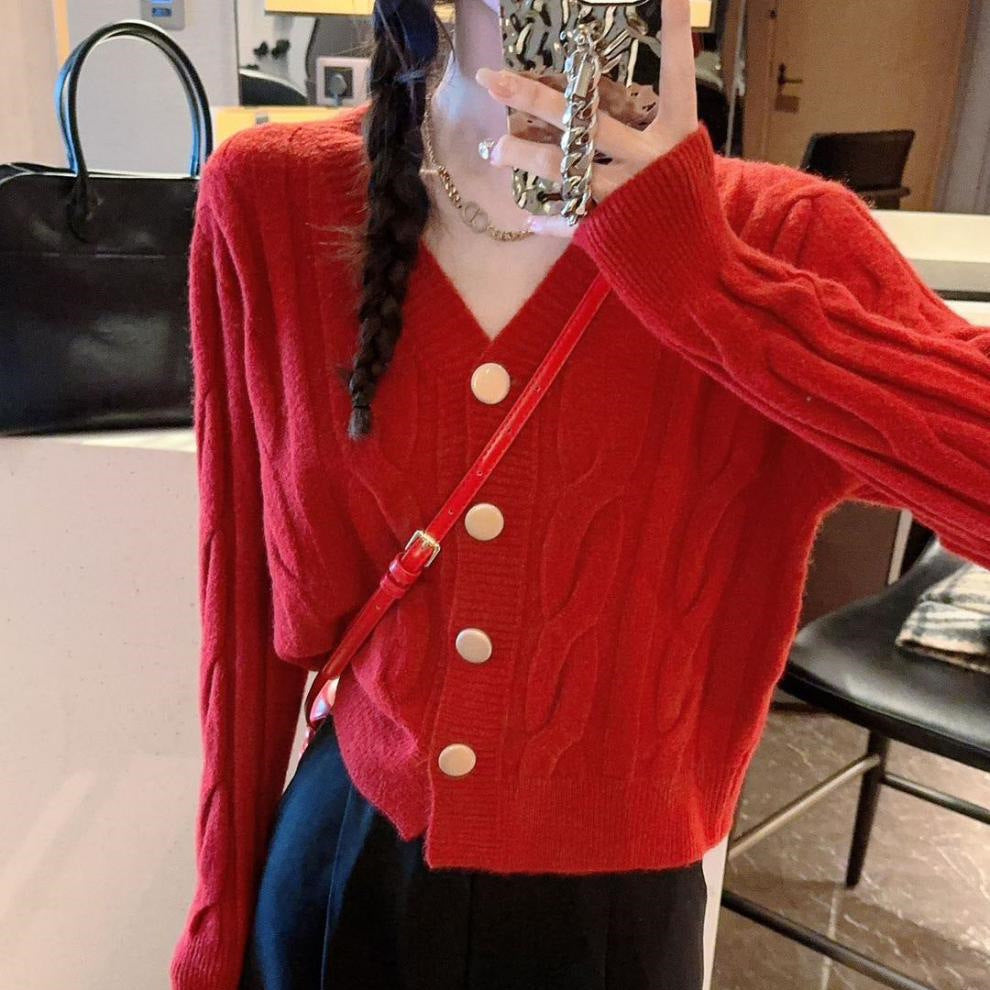 Cardigan tricot épais pour femmes avec patte de boutonnage décorative et matériau doux Chic & Stil