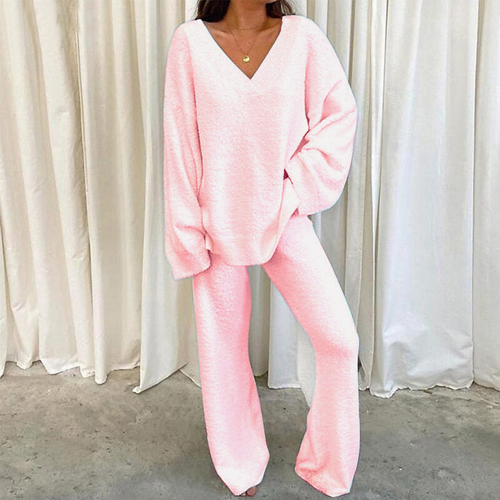 Ladies Comfortable Fleece Leisurewear Set with V Neck Lune London