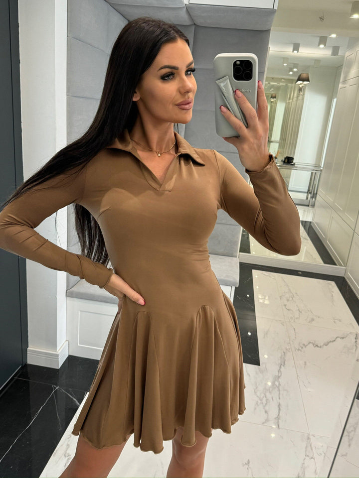 Sport dress for women with polo collar and flared skirt Lune London