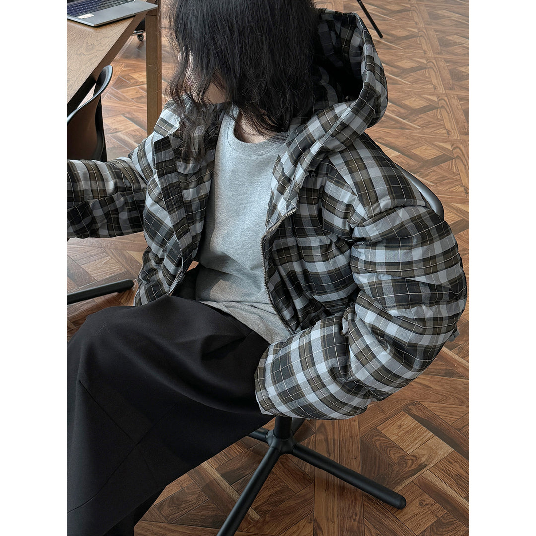 Ladies Short-Cut Padded Hooded Quilted Jacket in Checkered Pattern Amarae