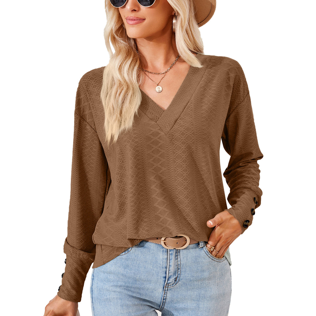 Long sleeve blouse for women with a refined V-neckline and a structured design Lune London