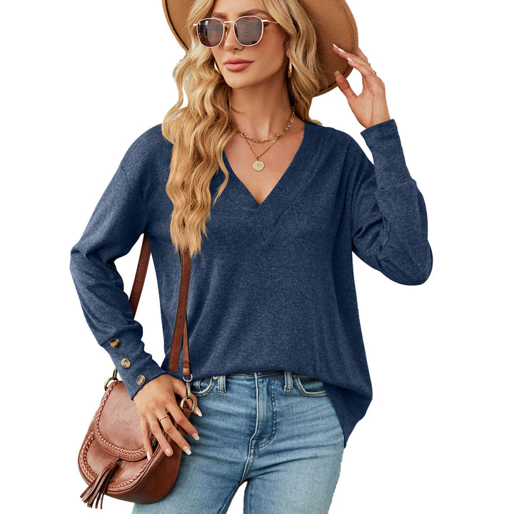 Ladies oversized V-neck sweater with stylish button details Lune London