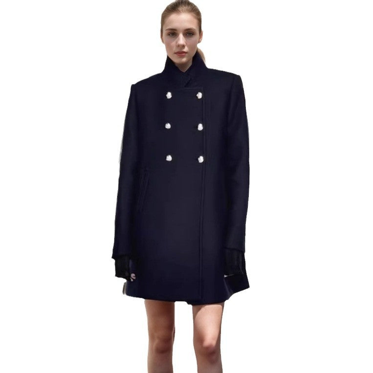 Elegant transitional coat for women with double-breasted fastening and deep lapels Amarae
