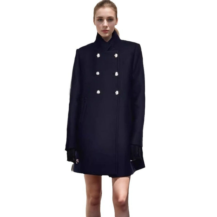 Elegant transitional coat for women with double-breasted fastening and deep lapels Amarae