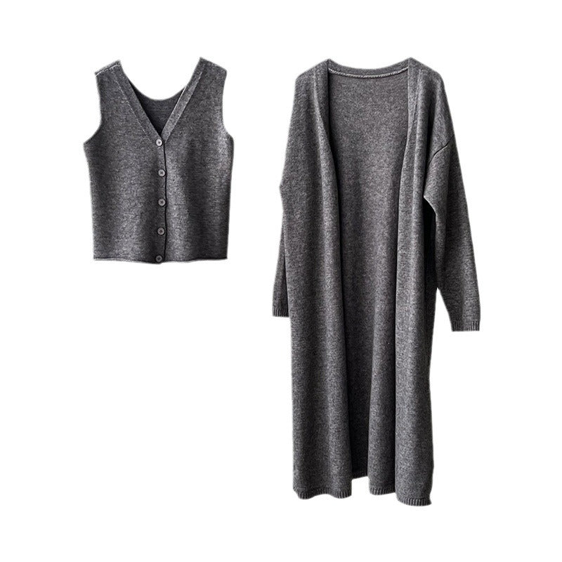 Ensemble tricot pour femmes avec décolleté en V et détail de boutons Chic & Stil
