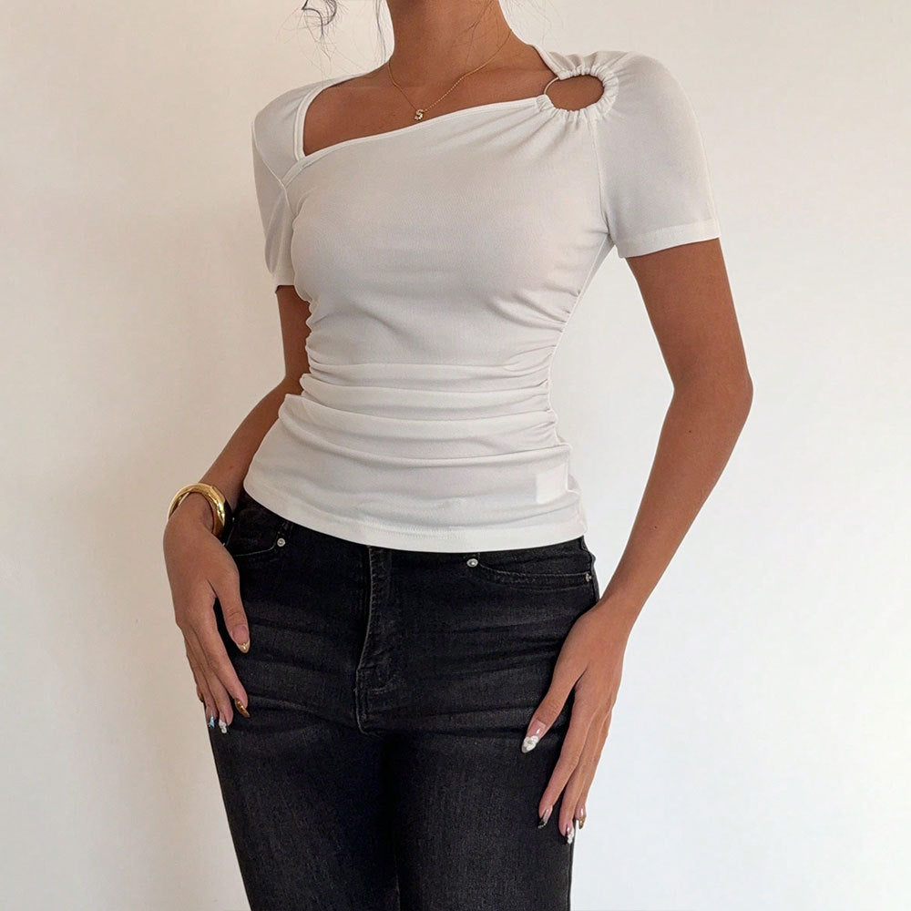 Chemise tendance à manches courtes pour femmes avec encolure asymétrique et fronces Chic & Stil