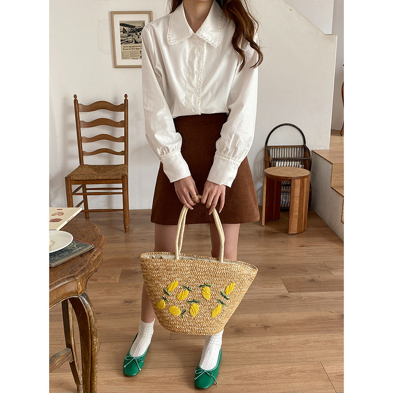 Women's Elegant Blouse with Lace Collar Chic & Stil