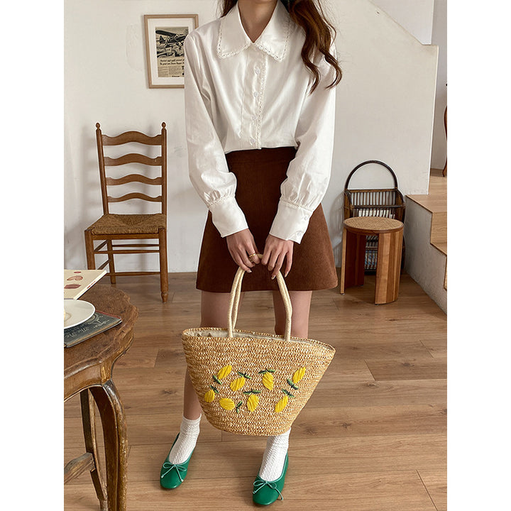 Women's Elegant Blouse with Lace Collar Chic & Stil