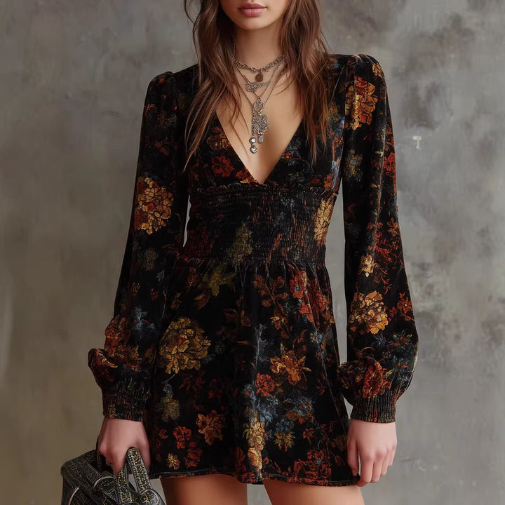 Robe mini femme avec décolleté en V profond et motif floral Chic & Stil