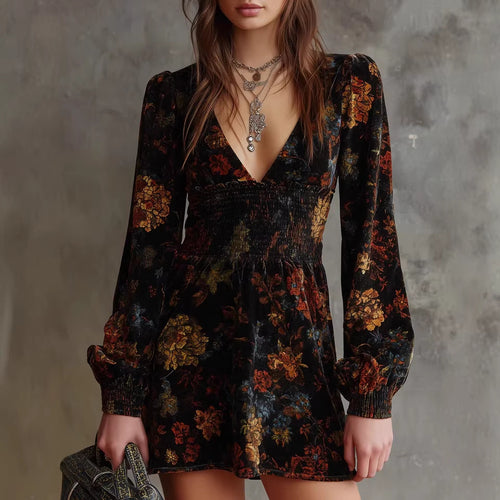 Robe mini femme avec décolleté en V profond et motif floral Chic & Stil