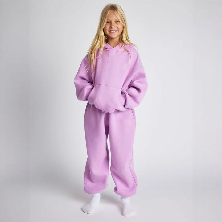 Comfortable hoodie for women with kangaroo pocket and wide sleeves Lune London