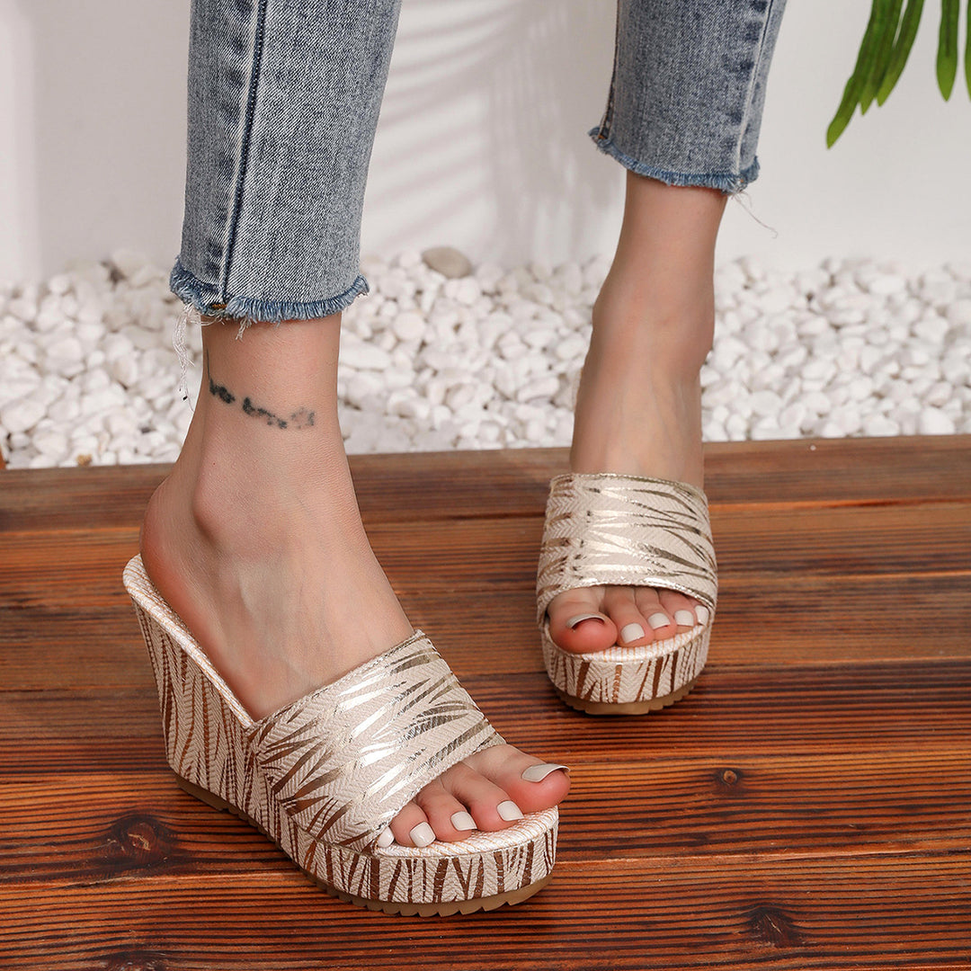 Wedge sandals for women with an elegant geometric pattern and a comfortable sole Lune London