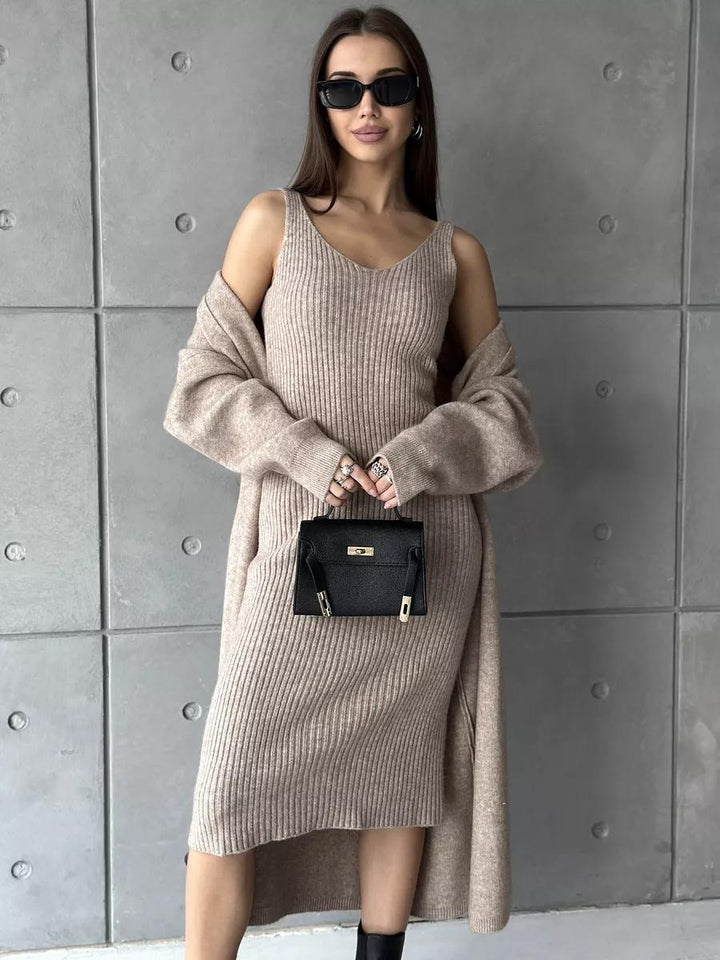Robe tricotée pour femmes avec décolleté en V et coupe longue décontractée Chic & Stil