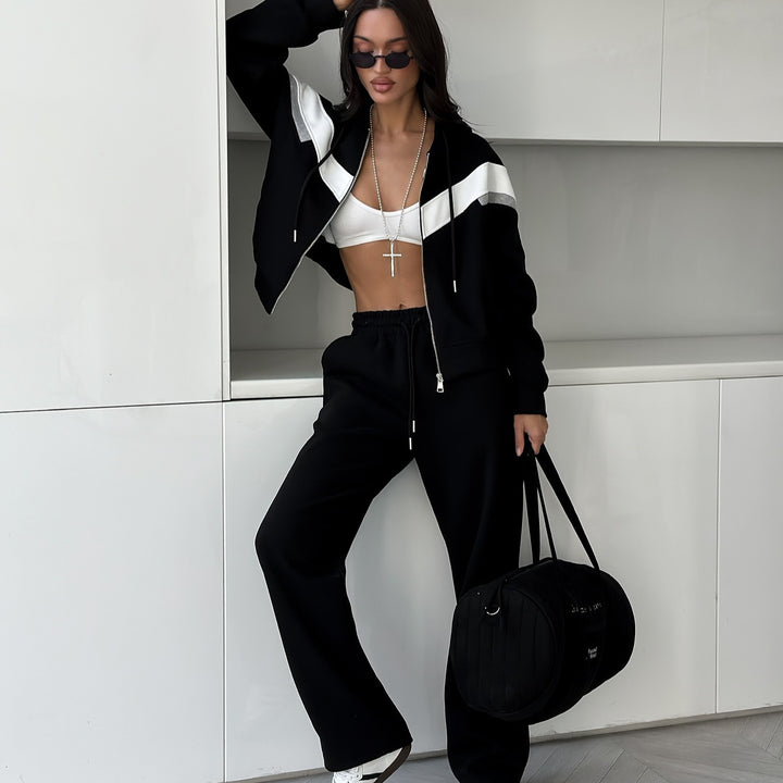 Sporty women's tracksuit with a modern cut and trendy accents Lune London