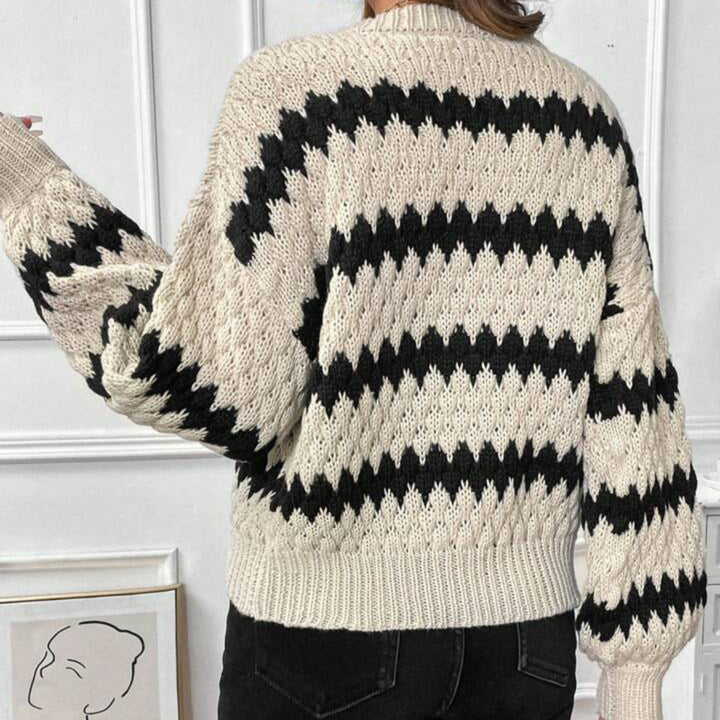 Thick knit sweater for women with geometric pattern and voluminous sleeves Lune London