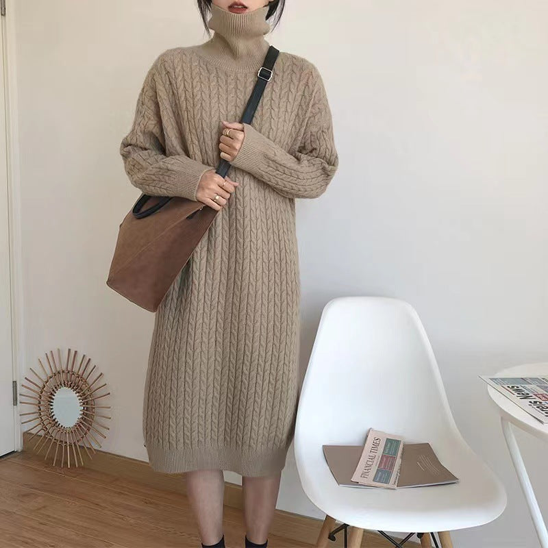 Robe longue en tricot pour femmes avec motif en cable et col montant Chic & Stil