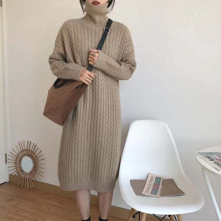 Robe longue en tricot pour femmes avec motif en cable et col montant Chic & Stil