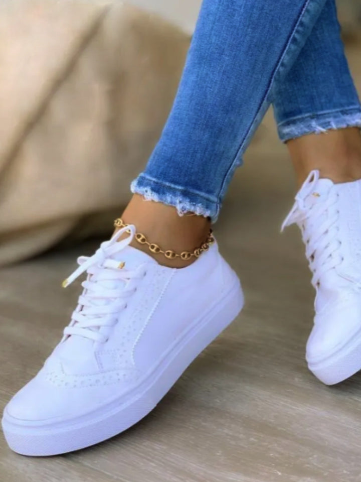 Women’s sneakers with a trendy textile upper and a cushioning sole Lune London