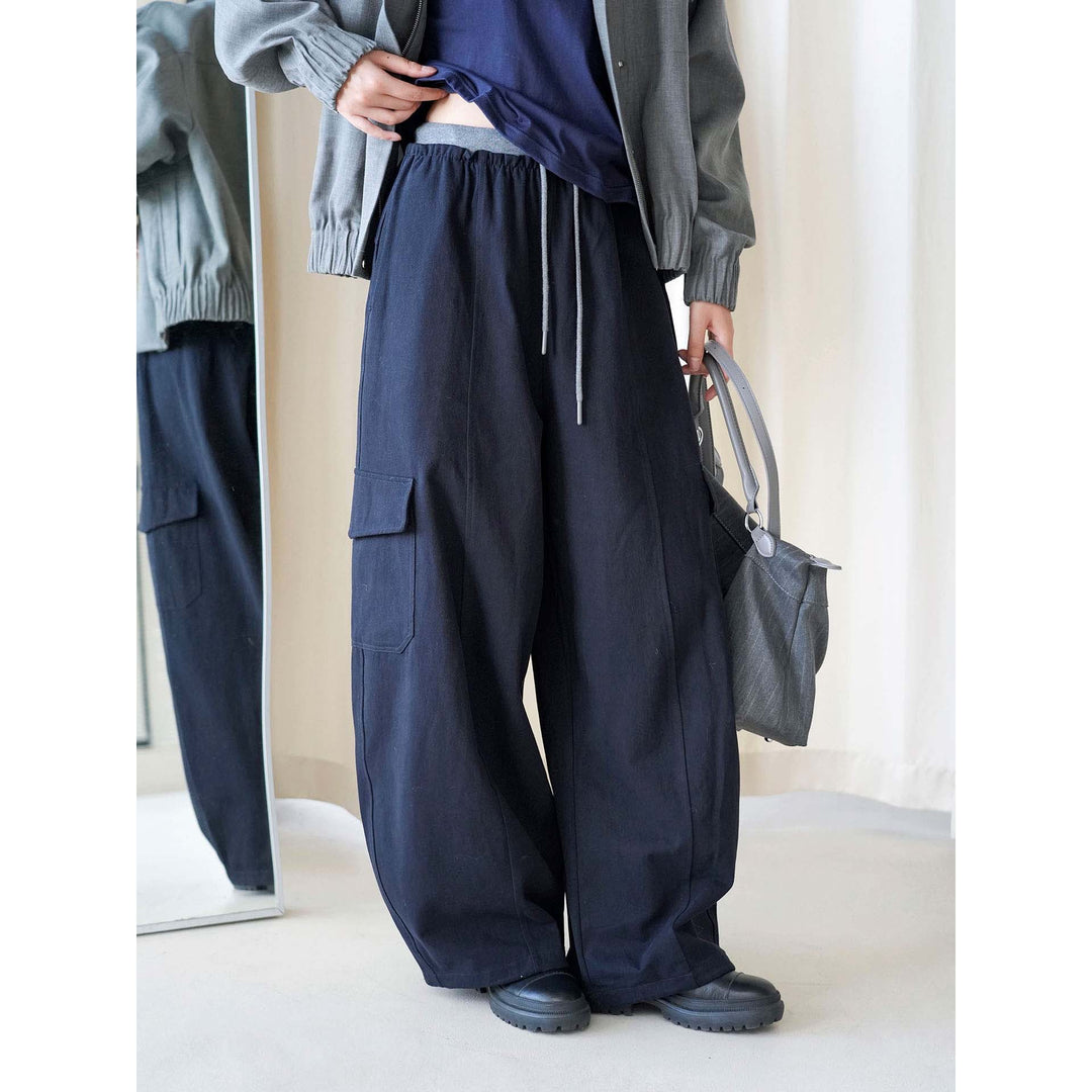 Women's loose Cargo pants with elastic waistband and large flap pockets Amarae