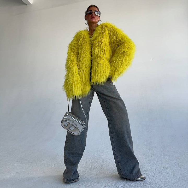 Faux fur jacket for women with voluminous sleeves and a luxurious cut Lune London
