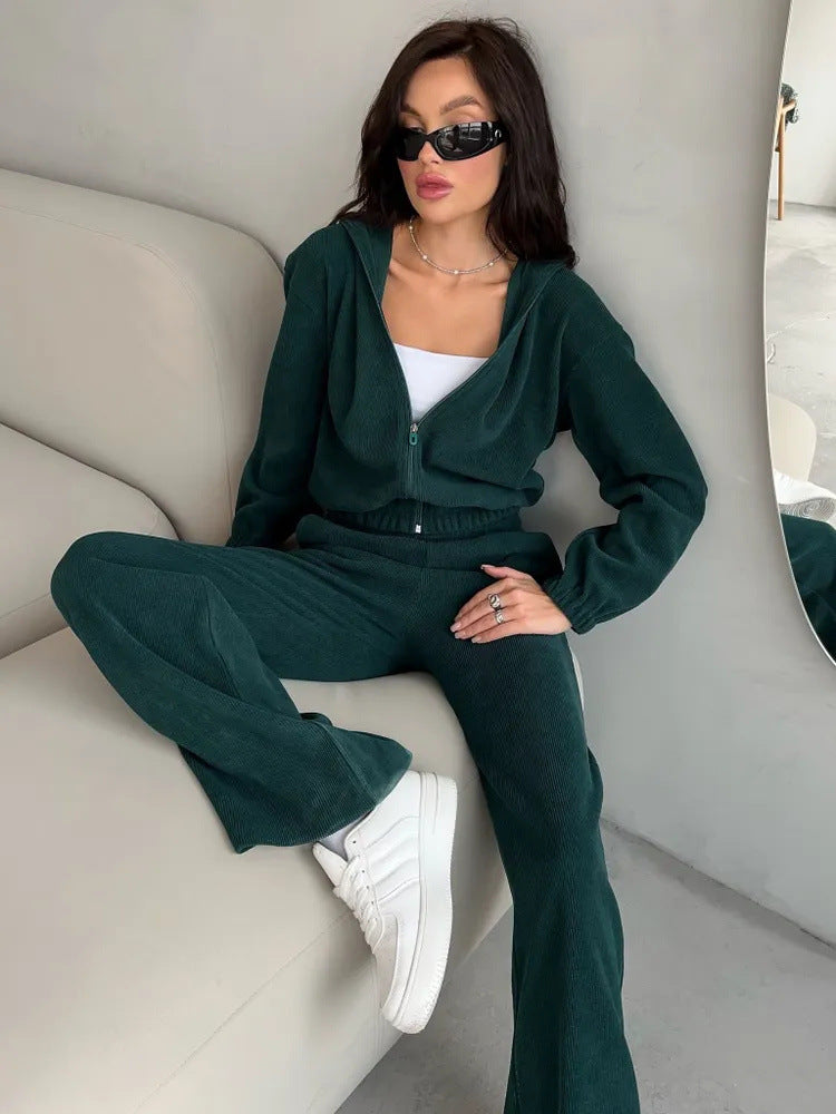 Cropped sweatshirt jacket for women with high collar and elastic waist Lune London