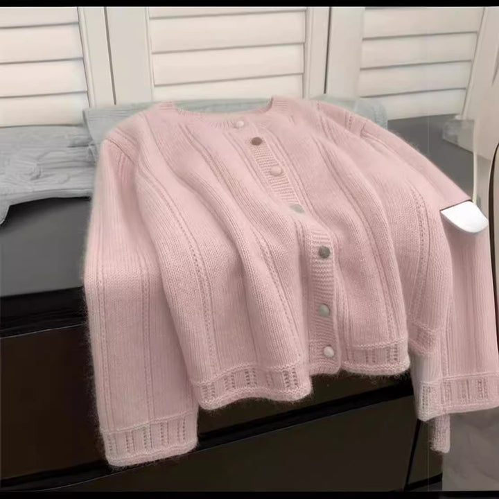 Ladies chunky knit cardigan with an elegant ribbed pattern and button closure Lune London