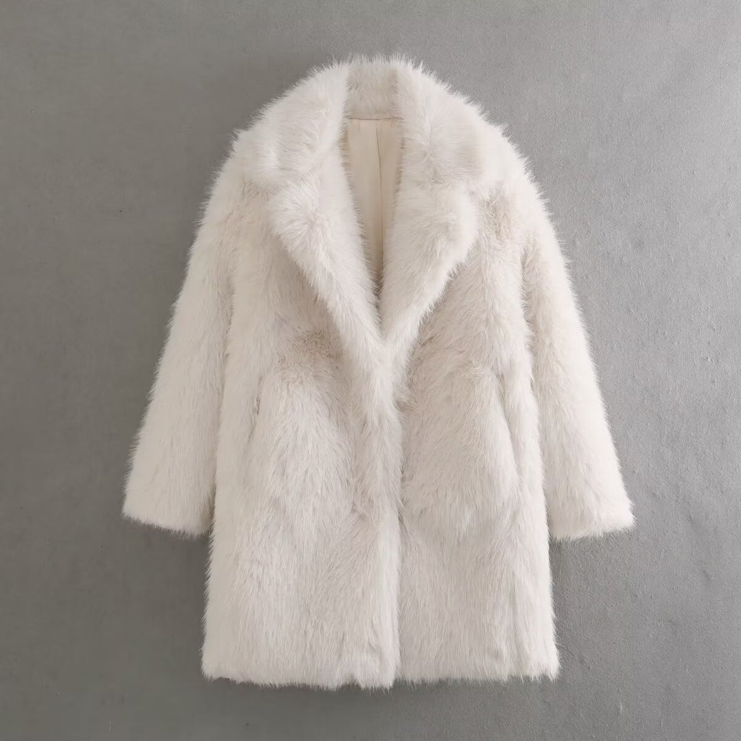 Classic style women's faux fur jacket with a luxurious collar and practical pockets Lune London