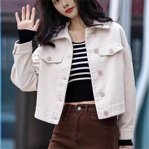 Veste en corduroy tendance pour femmes avec une coupe décontractée et des épaules tombantes Chic & Stil