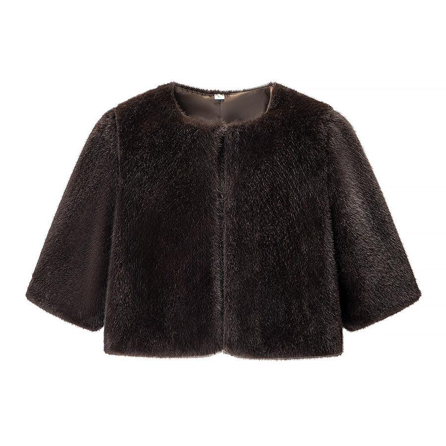 Women's Short-Cut Faux Fur Capelet with Three-Quarter Sleeves and Round Neckline Amarae