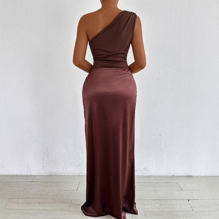 Women's Elegant and Form-Fitting Evening Dress with Asymmetrical Neckline Lune London