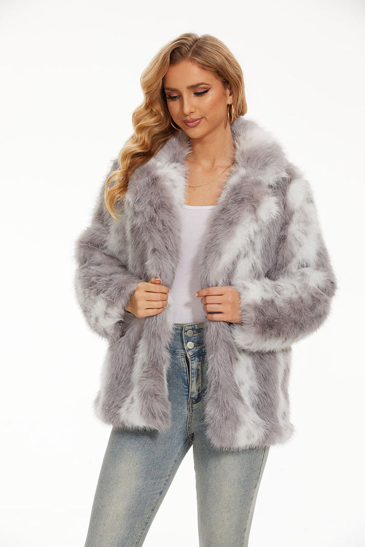 Ladies Cozy Faux Fur Coat with Relaxed Fit and Wide Collar Lune London
