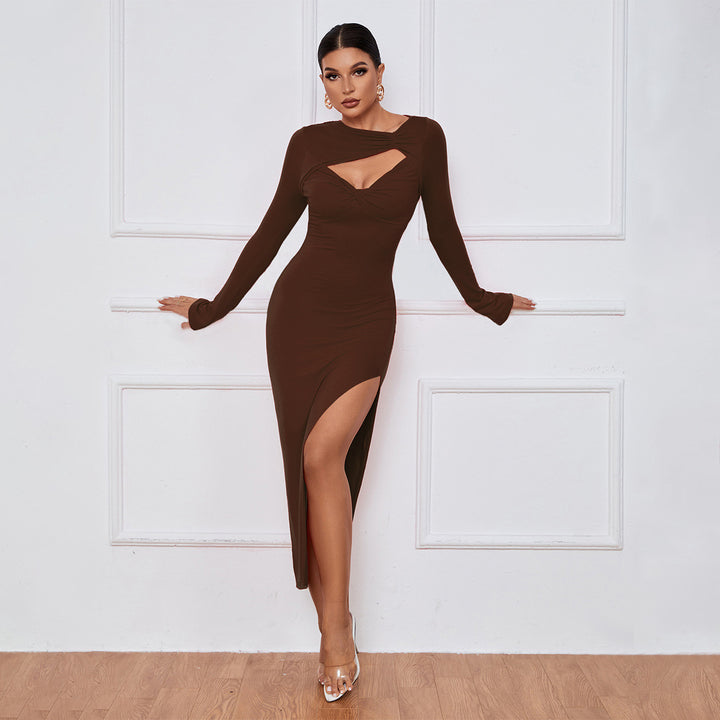 Robe élégante à manches longues pour femmes avec une découpe stylée et une fente haute Chic & Stil
