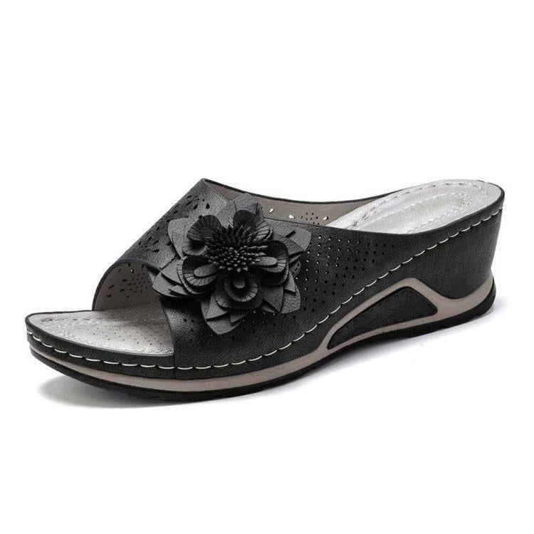 Comfortable strap slippers for ladies with floral design Lune London