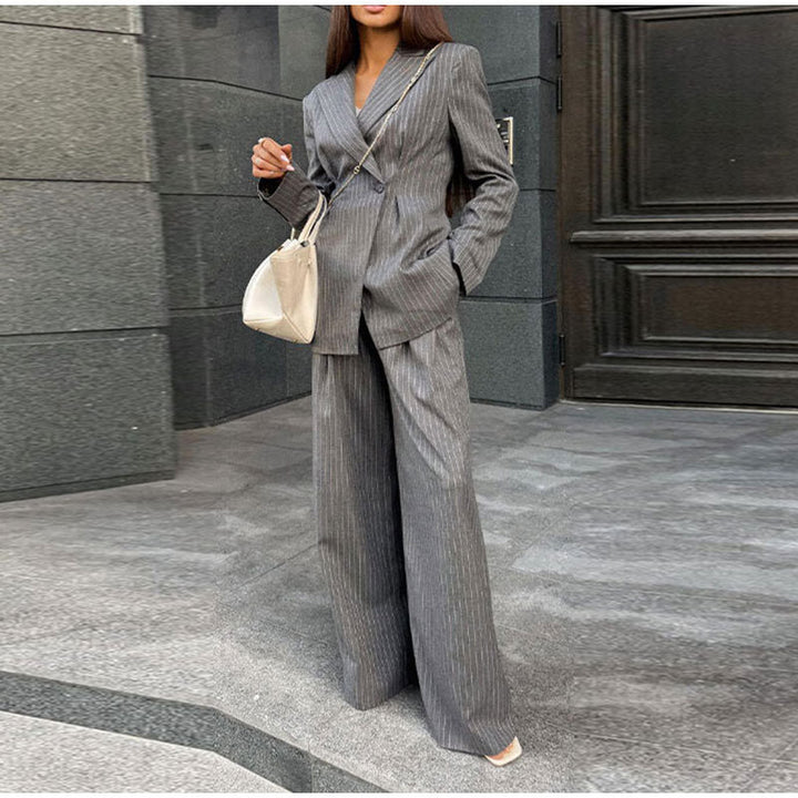 Elegant two-piece suit set for women with double button closure and wide leg Amarae