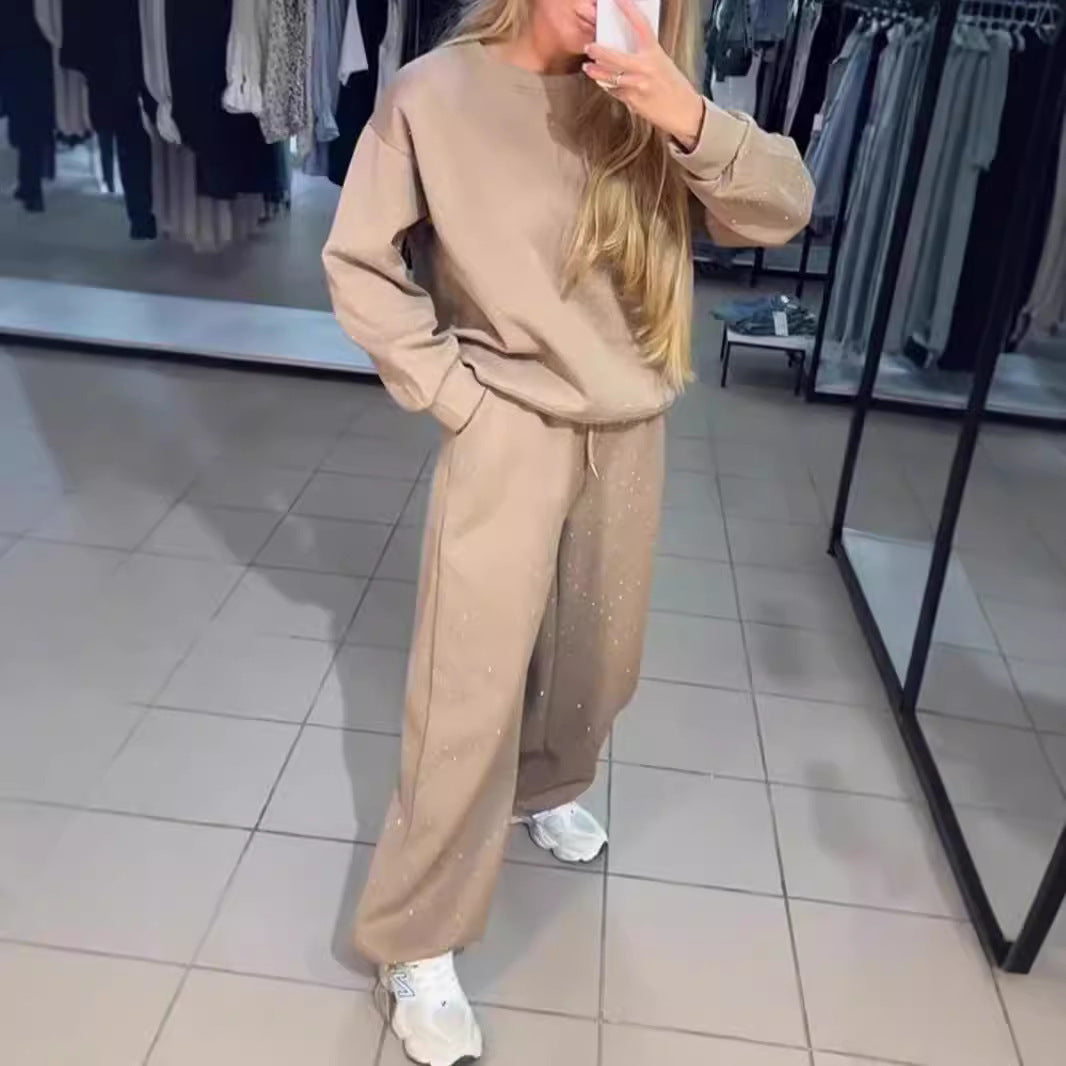Ensemble de détente sportif pour femmes avec des détails scintillants et une coupe ample Chic & Stil