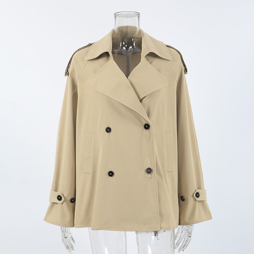 Trendy women's trench coat with elegant cut and practical pockets Lune London