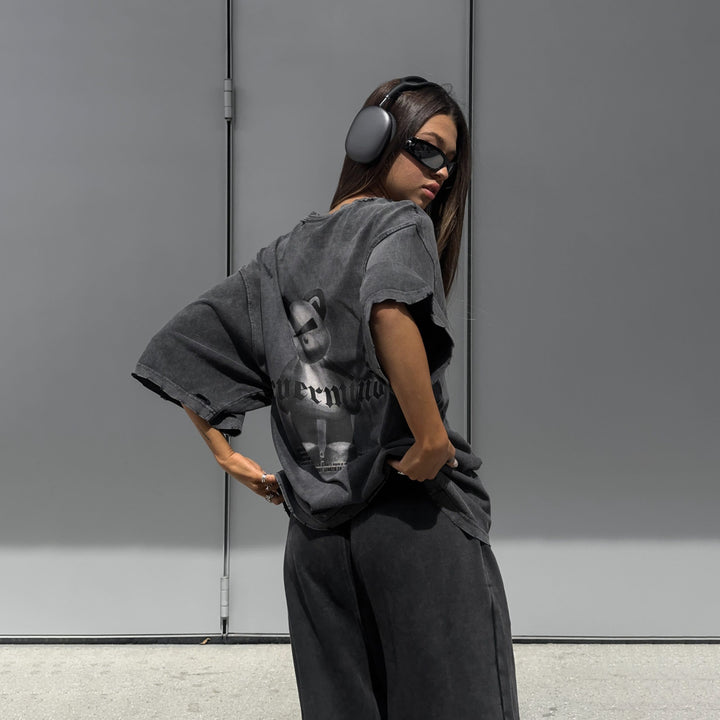 Oversized t-shirt for women with creative graphics and casual cut Lune London