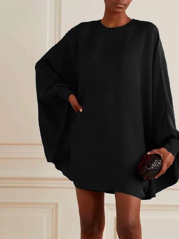 Oversized dress for women with a loose fit and chic elegant sleeves